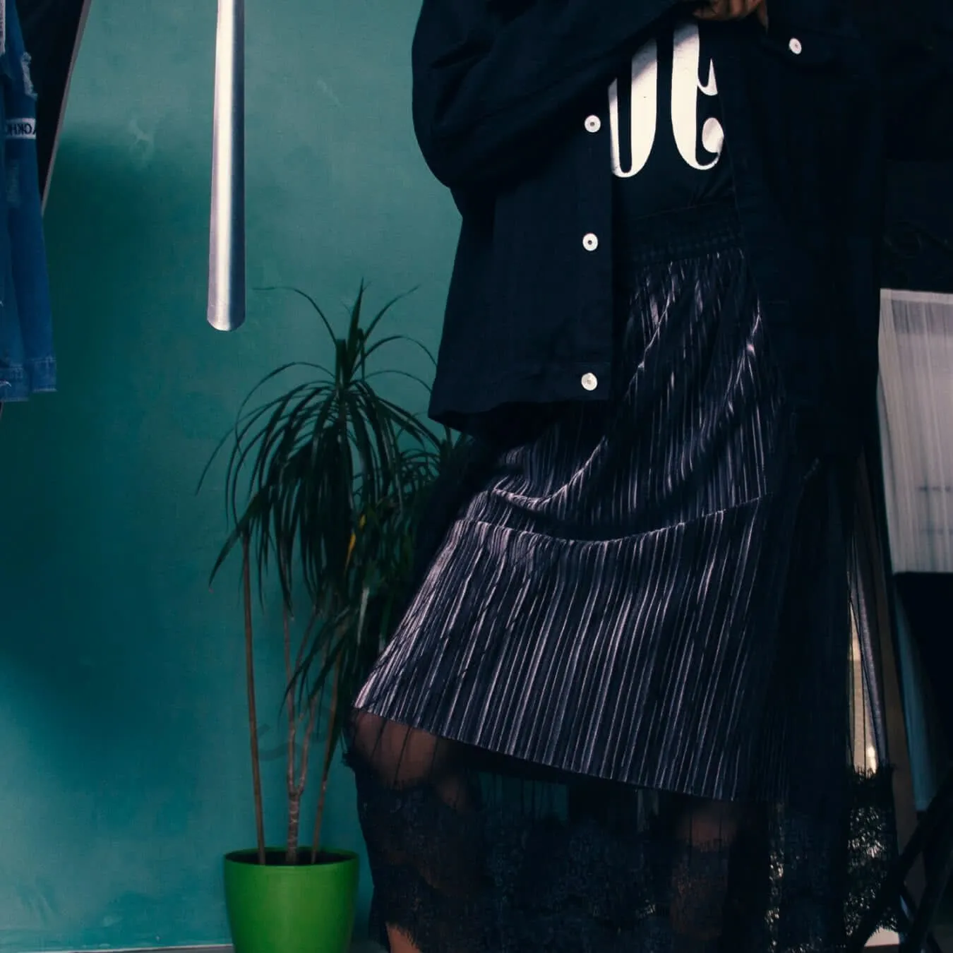 Черная замшевая юбка Черная замшевая юбка