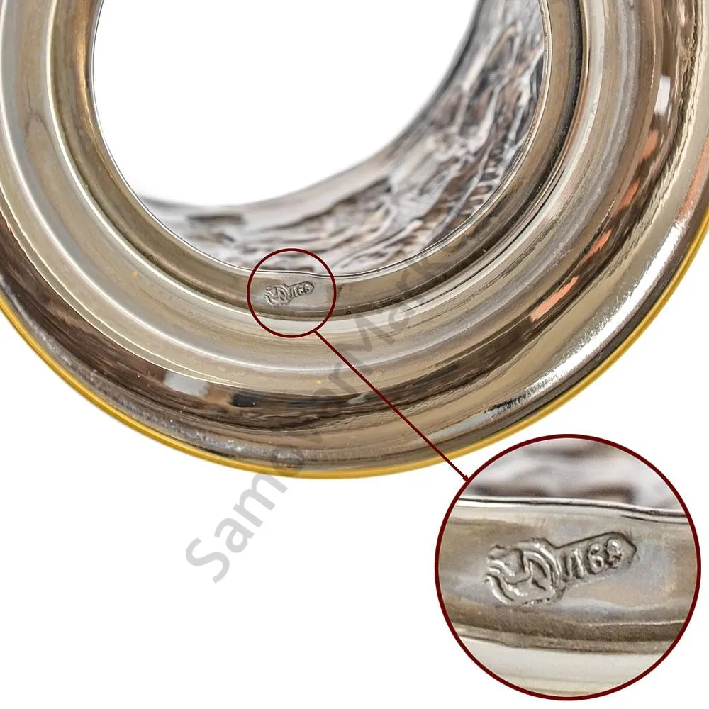 Подстаканник никелированный с частичной позолотой «Охотники на привале» Подстаканник никелированный с частичной позолотой «Охотники на привале»