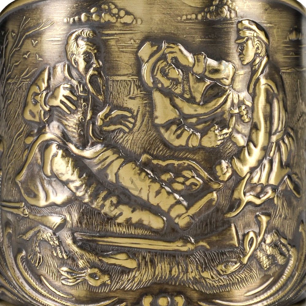 Подстаканник латунный «Охотники на привале» Подстаканник латунный «Охотники на привале»