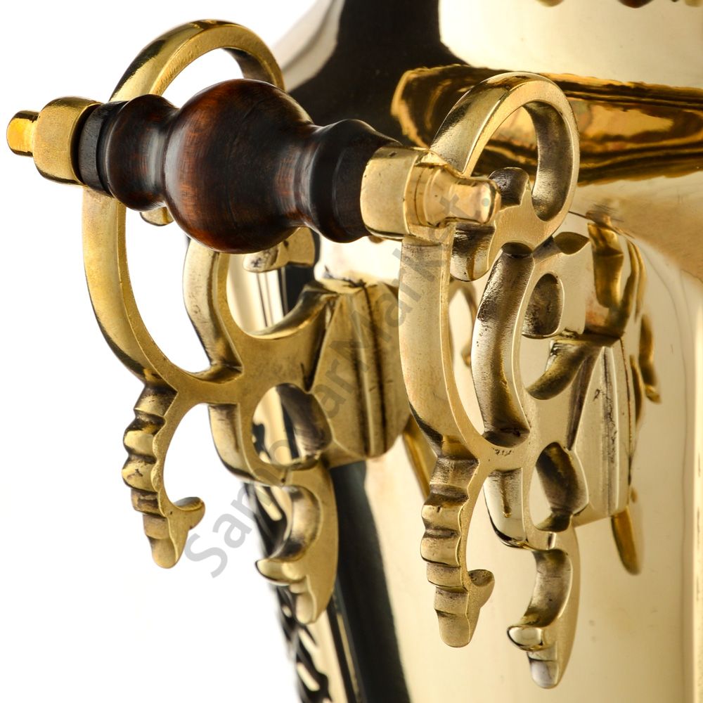 Самовар антикварный на дровах 7,5л. формы «Рюмка с редкими византийскими колоннами» Баташева,золотой Самовар антикварный на дровах 7,5л. формы «Рюмка с редкими византийскими колоннами» Баташева,золотой