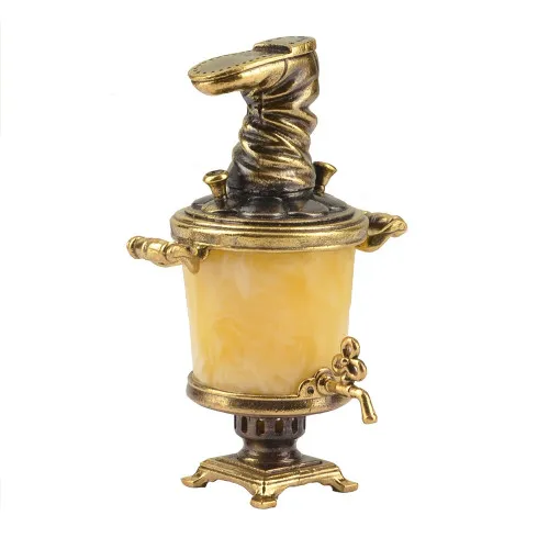 Самовар сувенирный с сапогом большой, латунный с белым янтарём Самовар сувенирный с сапогом большой, латунный с белым янтарём