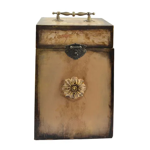 Сундук малый с металлической ручкой, размер 18*18*35 см Сундук малый с металлической ручкой, размер 18*18*35 см